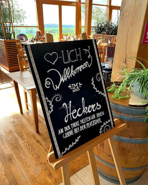 Heckers - Restaurant, Café, Bar